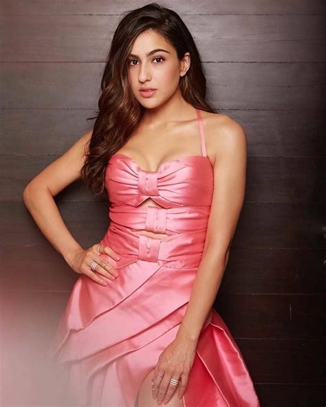 sara ali khan sex|Bollywood Actress And Sara Khan .